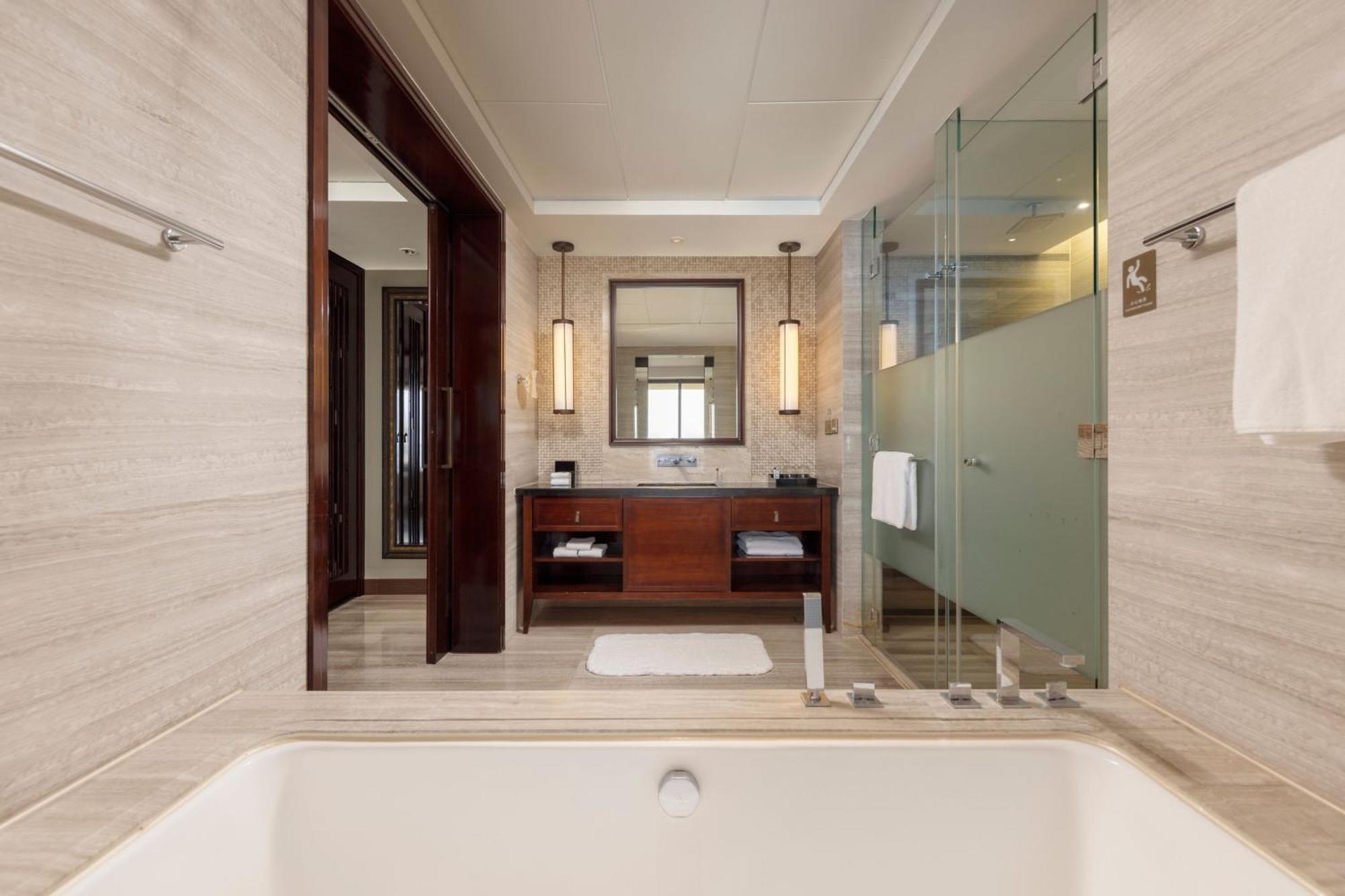 Sheraton Shenzhou Peninsula Resort Wanning Exterior foto